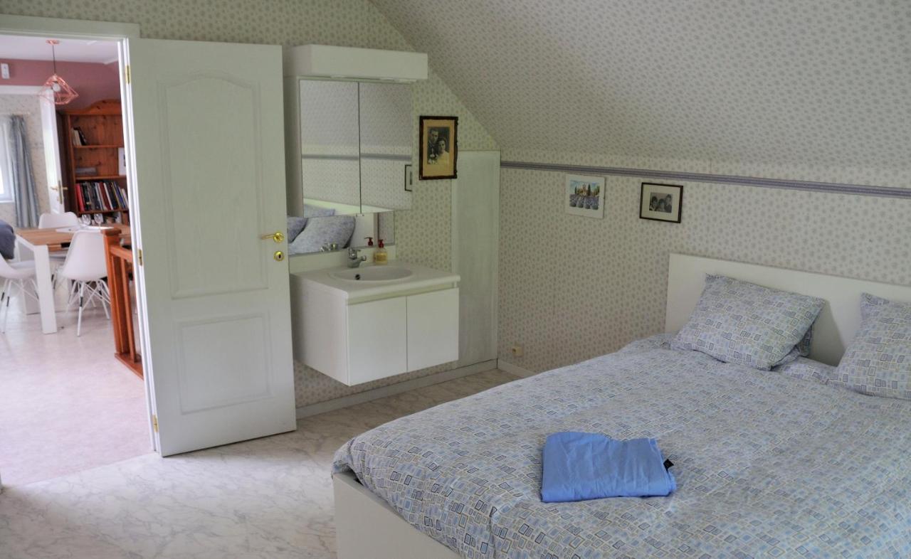 Suite Familiale Avec 2 Chambres Dans Une Villa - Quartier Vert Et Boise - 5 Kms De Namur Exteriér fotografie
